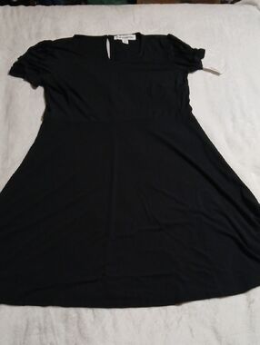 Amazon Essentials Black Short Sleeve Midi Fit-and-Flare Dress